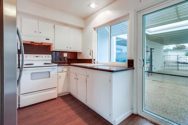 3890 Vista Campana S., Oceanside CA: https://media.crmls.org/mediaz/8772332f-6463-4608-8892-0fc9f98d5862.jpg