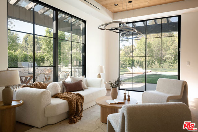 23615 Long Valley Road, Hidden Hills CA: https://media.crmls.org/mediaz/8772a3ad-a7d4-4c73-b842-571951c8cf77.jpg
