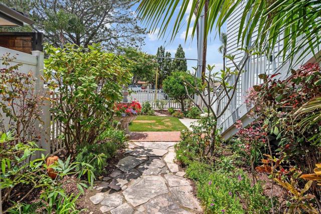 260 H Avenue, Coronado CA: https://media.crmls.org/mediaz/8773afa3-6457-4547-b20c-2cb9d99594fa.jpg