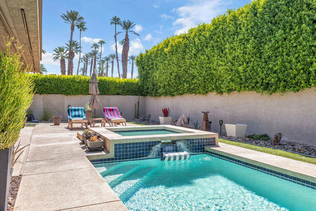 29 El Roble Court, Rancho Mirage CA: https://media.crmls.org/mediaz/8775d401-858a-4122-8c34-43045f1d49a6.jpg