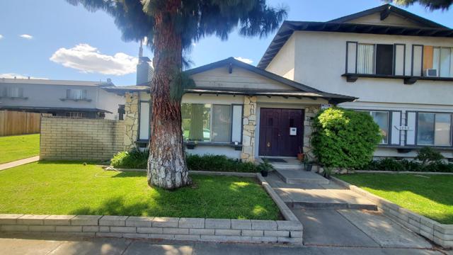 3040 E Mayfair Avenue, Orange CA: https://media.crmls.org/mediaz/8776276e-6ed6-4fc1-b16a-f0f6217cf62e.jpg