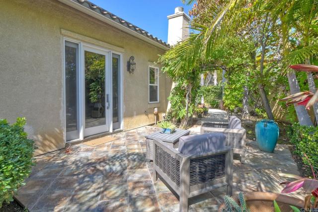 Detail Gallery Image 3 of 30 For 1701 Hilo Dr, Vista,  CA 92081 - 3 Beds | 2/1 Baths