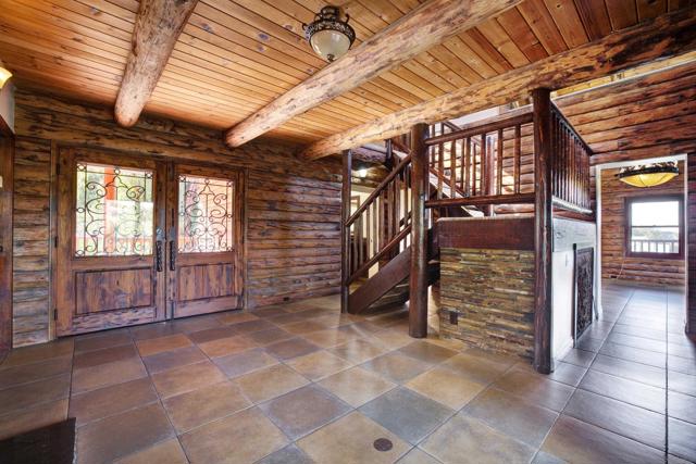 12052 Sky View Dr, Valley Center CA: https://media.crmls.org/mediaz/8776f60d-ed4c-4a8f-9e70-84e9ebfd6844.jpg