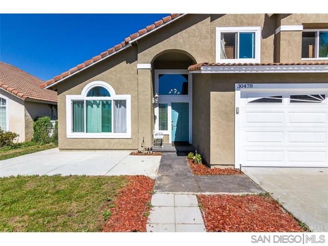 30478 Sierra Madre Drive, Temecula CA: https://media.crmls.org/mediaz/87770202-376b-4a3d-ab2e-de3bf4b85f92.jpg
