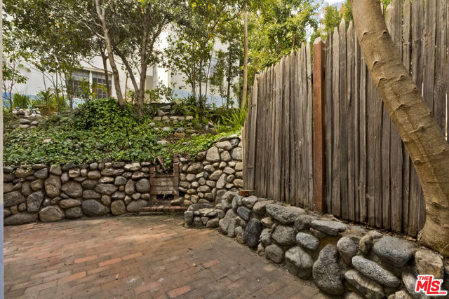 Drew Fenton | 271 Beloit Avenue Los Angeles CA | MLS: 7455926