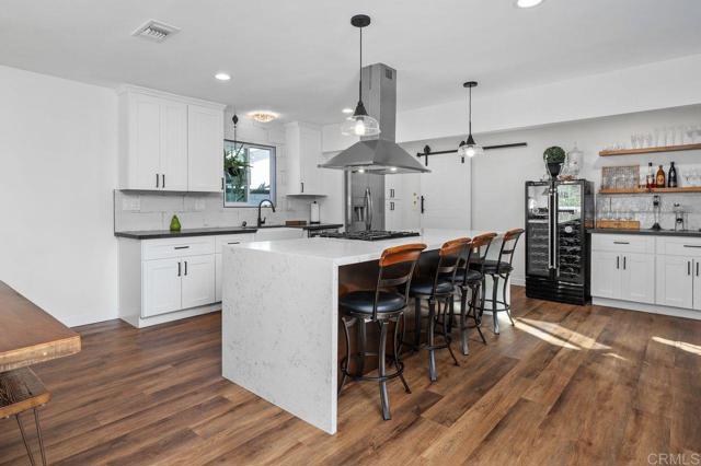 4814 Refugio Avenue, Carlsbad CA: https://media.crmls.org/mediaz/87798355-6d84-4977-af4b-61918c6da5d8.jpg