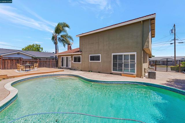 9597 Davona Dr, San Ramon CA: https://media.crmls.org/mediaz/8779e56d-cc01-4d58-8e72-9f46ae81129e.jpg