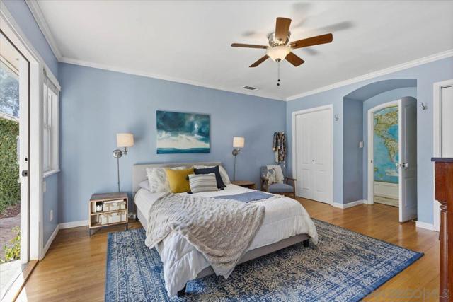 903 Moana Dr, San Diego CA: https://media.crmls.org/mediaz/877a10b7-657a-42fc-a446-398c87c65247.jpg