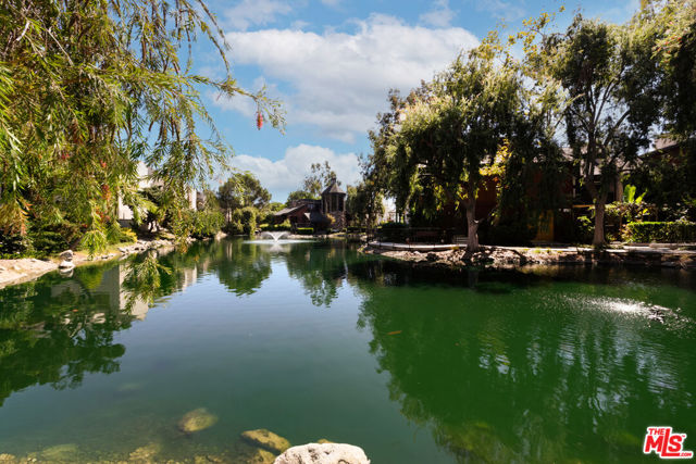 4628 Maytime Lane, Culver City CA: https://media.crmls.org/mediaz/877a15ca-dedf-4751-909b-5fb57edd2622.jpg