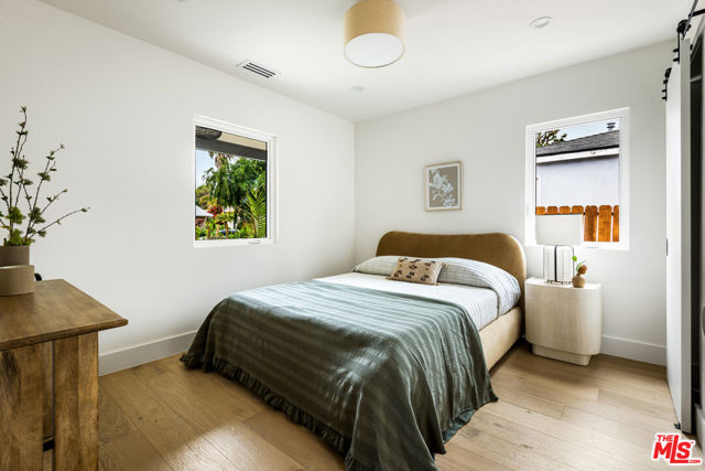 11840 Juniette Street, Culver City CA: https://media.crmls.org/mediaz/877a2ab6-9e31-4201-be81-07a85e8940d6.jpg