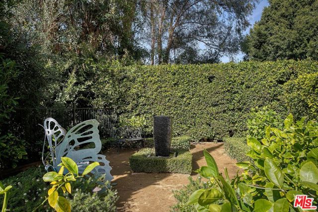 Drew Fenton | 441 S Barrington Avenue Los Angeles CA | MLS: 7091568