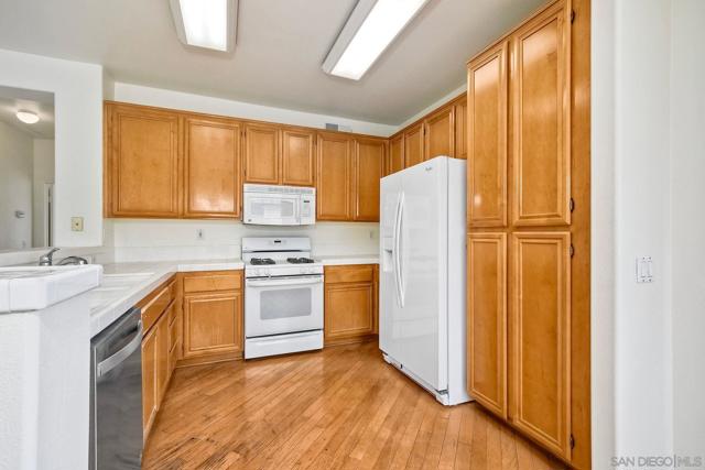 9633 West Canyon Terrace, San Diego CA: https://media.crmls.org/mediaz/877ab7e3-1999-4e1e-9cd7-75282725f5ce.jpg