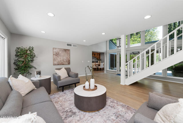 1253 Willsbrook Court, Westlake Village CA: https://media.crmls.org/mediaz/877b5bfb-61d3-4cff-9838-d9fb9a8d3644.jpg
