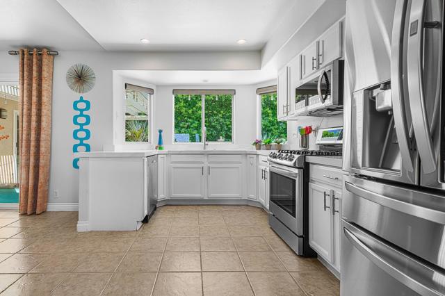 1360 E Vista Chino, Palm Springs CA: https://media.crmls.org/mediaz/877cc59f-9315-4ee9-b65a-6d0ff6de9702.jpg