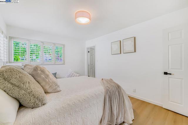 Image 36 of 58 For 1848 Trym St