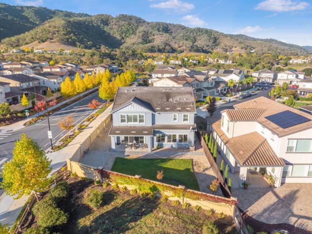 1591 Vinsanto Court, Gilroy CA: https://media.crmls.org/mediaz/877d7aa0-d730-4d4e-8237-a7f1c7cf9e3f.jpg