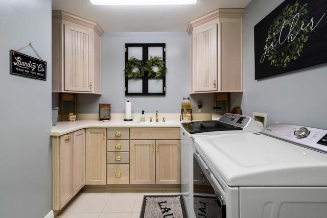 24665 Rancho Santa Teresa Dr, Ramona CA: https://media.crmls.org/mediaz/877d7eca-0791-4fa4-add0-ad9918eb0f44.jpg