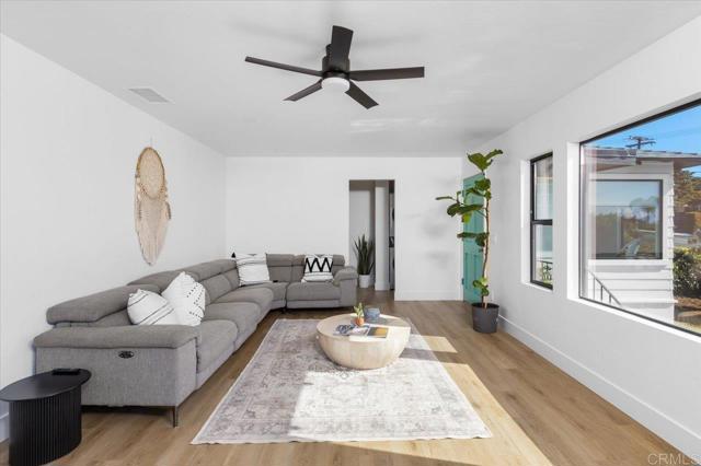 Detail Gallery Image 6 of 38 For 3630 Donna Dr, Carlsbad,  CA 92008 - 3 Beds | 2 Baths