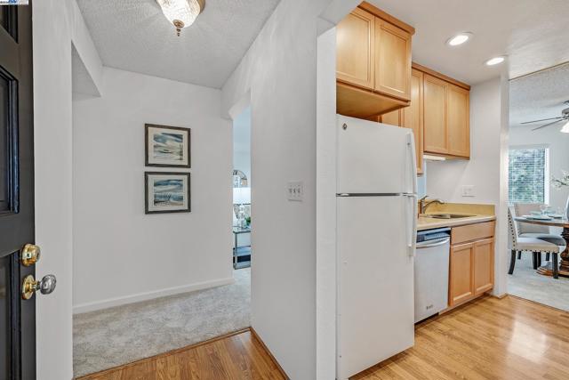 21109 Gary Dr, Hayward CA: https://media.crmls.org/mediaz/877e0234-904a-4973-b7bb-9354f5875f02.jpg