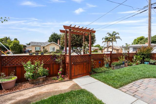 29 Buena Vista Street, Salinas CA: https://media.crmls.org/mediaz/877e36ba-2593-4e3d-97a7-56691e6dbddf.jpg