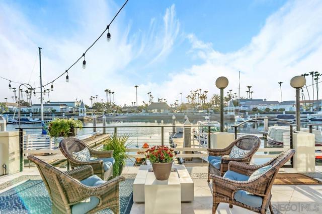 36 Admiralty Cross, Coronado CA: https://media.crmls.org/mediaz/877e36fc-e81c-4409-9567-0304d84fce2c.jpg