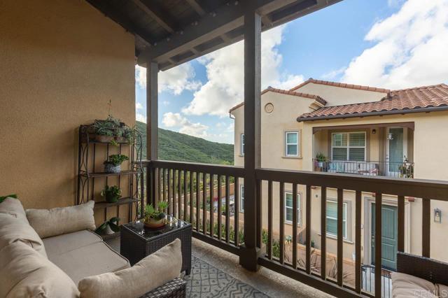 Detail Gallery Image 6 of 26 For 877 Blackstone Drive, San Marcos,  CA 92078 - 2 Beds | 2 Baths