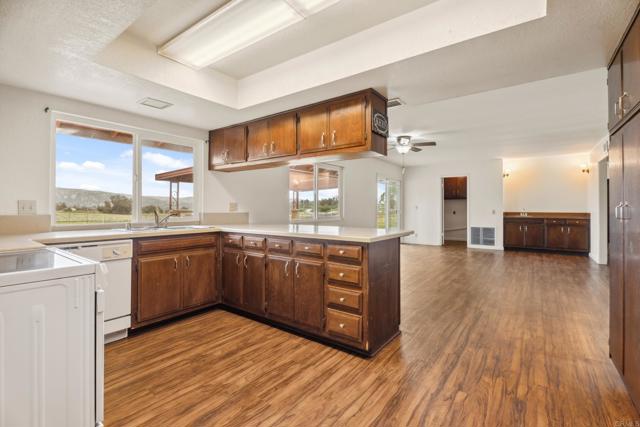 Detail Gallery Image 13 of 49 For 1375 Pine St,, Ramona,  CA 92065 - 3 Beds | 2 Baths