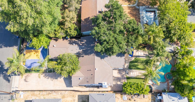 5726 Donna Avenue, Tarzana CA: https://media.crmls.org/mediaz/877fc6b2-41e0-41a1-84cd-f4d3ecc7d460.jpg