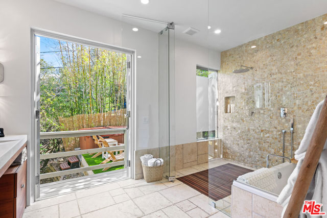 1876 Lookout Road, Malibu CA: https://media.crmls.org/mediaz/87812124-d80e-4896-9308-c1f8dfb4c83e.jpg