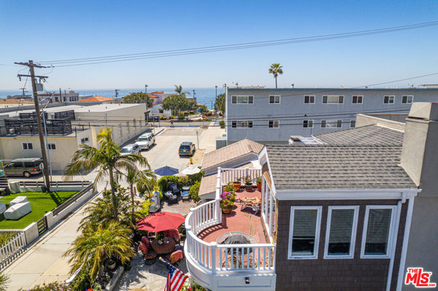 325 10th Street, Manhattan Beach, California 90266, ,Multi-Family,For Sale,10th,23294569