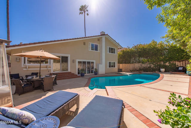 1666 Berwick Place, Westlake Village CA: https://media.crmls.org/mediaz/8781908d-51f7-40d4-93c1-50e01e862ecb.jpg