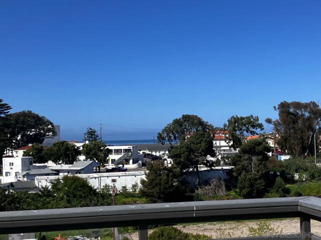 2563 State St, Carlsbad CA: https://media.crmls.org/mediaz/8781b5e7-461d-4252-9fb3-a483eaf97c30.jpg