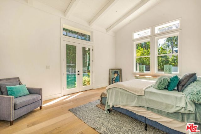 9669 Oak Pass Road, Beverly Hills CA: https://media.crmls.org/mediaz/8781e354-1640-4792-a1ee-f82b92d1e5a2.jpg