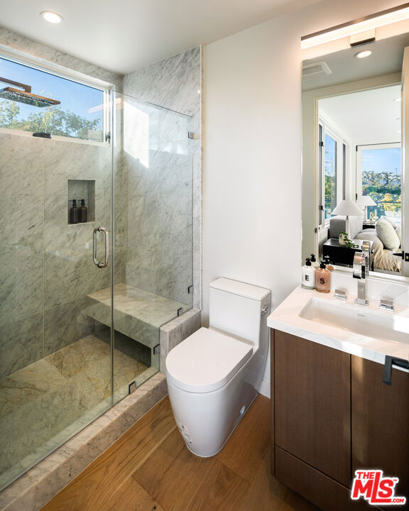 615 23rd Street, Santa Monica CA: https://media.crmls.org/mediaz/8781f556-7230-471e-8d7f-d2a28d78da9a.jpg