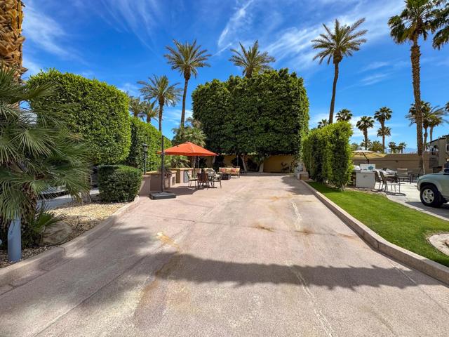 80394 Avenue 48, Indio CA: https://media.crmls.org/mediaz/8782a339-168f-416d-bd4a-b743f89e7ea5.jpg