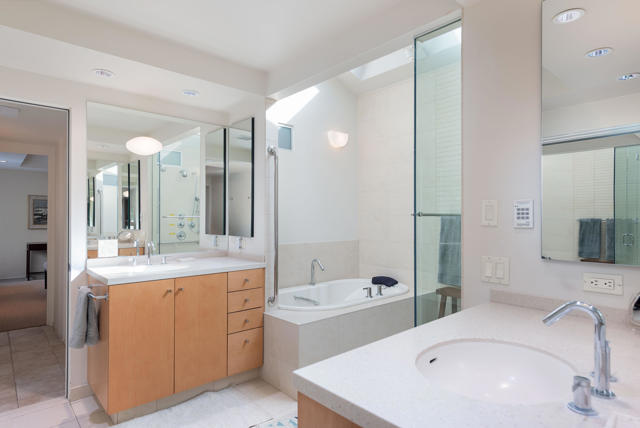 34955 Mission Hills Drive, Rancho Mirage CA: https://media.crmls.org/mediaz/8782a9f0-ab80-44dd-b330-6f345247653c.jpg