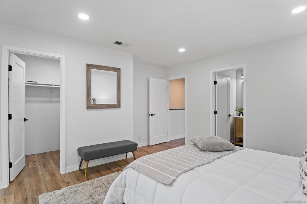 1762 Locust - photo 17