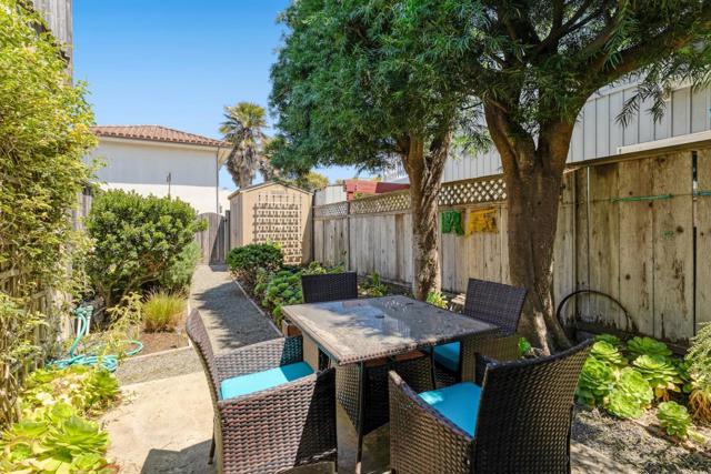 390 36th Avenue, Santa Cruz CA: https://media.crmls.org/mediaz/8783e6a1-bd04-4a58-bfb6-0f3aff00e7a1.jpg