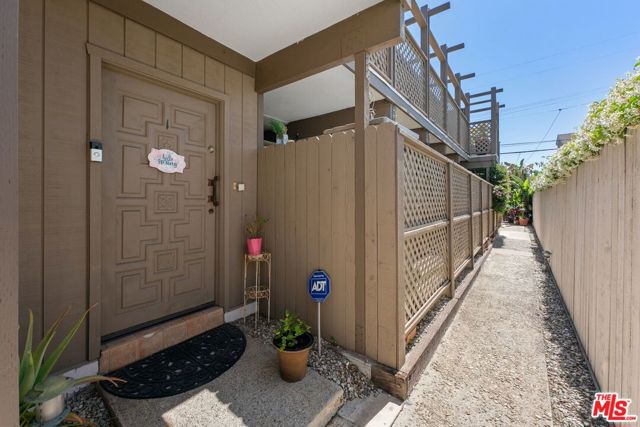 1044 Pacific Street photo 5