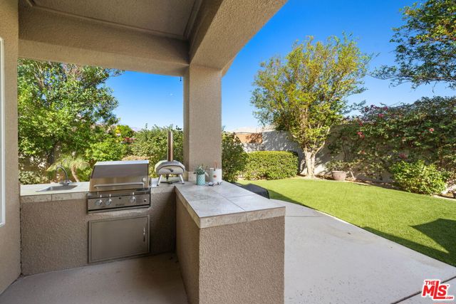 8 Dickens Court, Rancho Mirage, CA 92270
