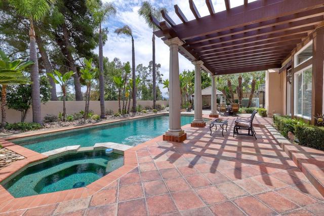 16879 Saint Andrews Drive, Poway CA: https://media.crmls.org/mediaz/87857faa-efe0-43d8-ac69-d895c70607e2.jpg