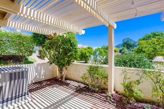 12894 Corte Arauco, San Diego CA: https://media.crmls.org/mediaz/8785d981-8ff7-4c6d-8e46-1dbae60b4406.jpg