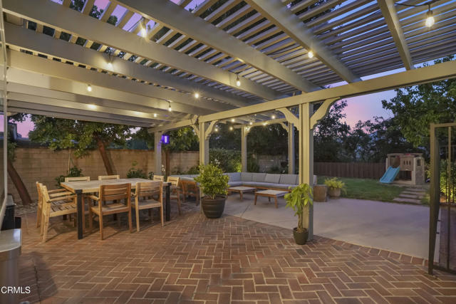 18845 Braemore Road, Porter Ranch CA: https://media.crmls.org/mediaz/87863beb-55fd-46ae-b457-04d9b2c96bc0.jpg