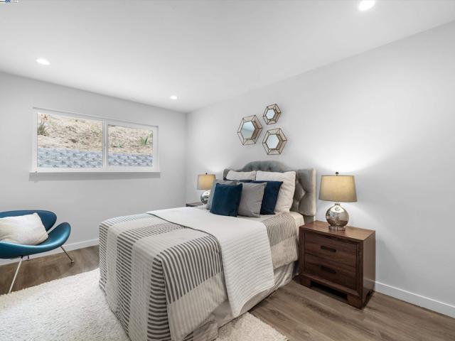 17914 Joseph Dr, Castro Valley CA: https://media.crmls.org/mediaz/87869c19-6c21-4f26-acaa-751200cda680.jpg
