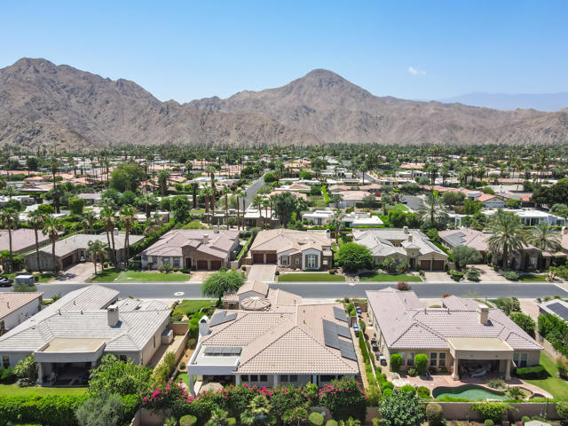 76158 Via Montelena, Indian Wells CA: https://media.crmls.org/mediaz/8786c732-3e10-4905-9785-dcb32a87d609.jpg