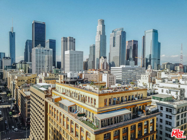 215 W 7th Street, Los Angeles CA: https://media.crmls.org/mediaz/878766d1-72b7-4da9-9a4d-c4a3c729da72.jpg