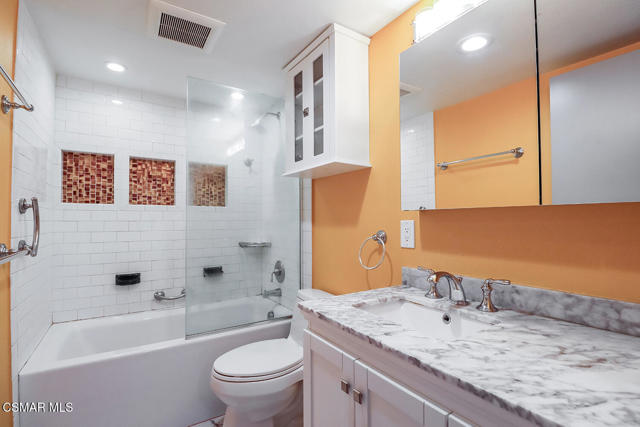 18411 Hatteras Street, Tarzana CA: https://media.crmls.org/mediaz/878823c9-a1ce-49c2-92d1-974175e5003b.jpg