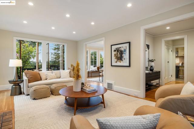 740 Calmar Ave, Oakland CA: https://media.crmls.org/mediaz/878861eb-0b9c-43b7-ab2e-c01946d3dfc2.jpg