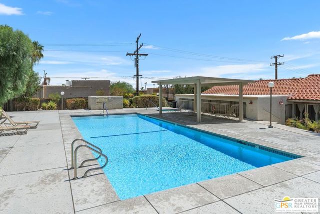 1852 N Mira Loma Way, Palm Springs CA: https://media.crmls.org/mediaz/87888017-54d3-4f3c-9bc8-582e282c41b5.jpg
