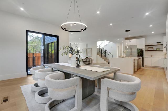 546 9th Avenue, Menlo Park CA: https://media.crmls.org/mediaz/87892e06-7bbd-4589-a848-1c663d859172.jpg